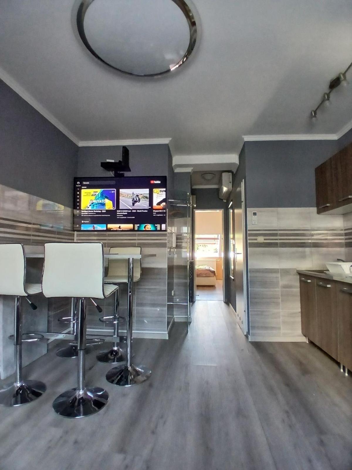 Bajnok Apartman เฮวิซ ภายนอก รูปภาพ